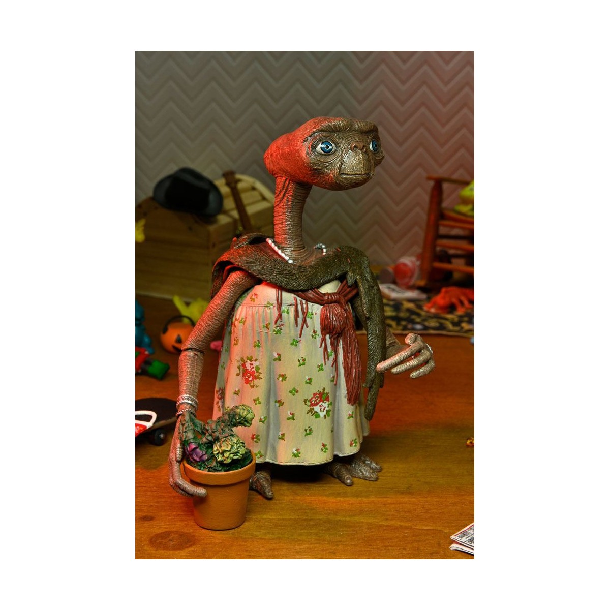 Neca - E.T. The Extra Terrestrial - Ultimate Dress Up E.T.