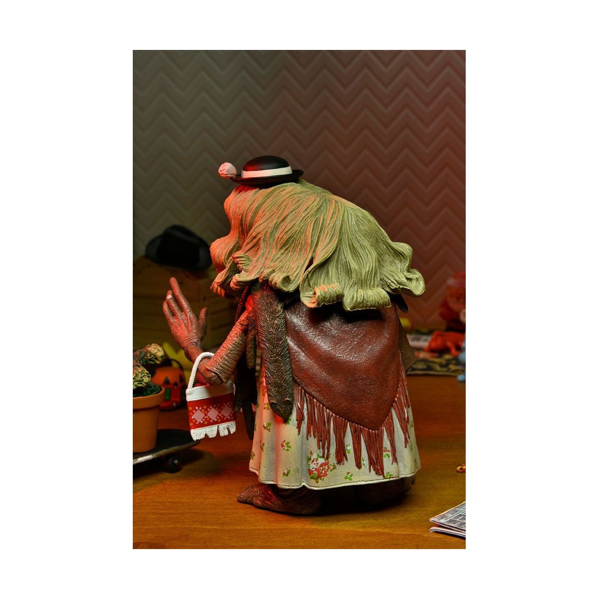 Neca - E.T. The Extra Terrestrial - Ultimate Dress Up E.T.