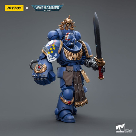 JoyToy Space Marines - Ultramarines - Ultramarines Lieutenant with Power Fist 1/18 - Warhammer 40K