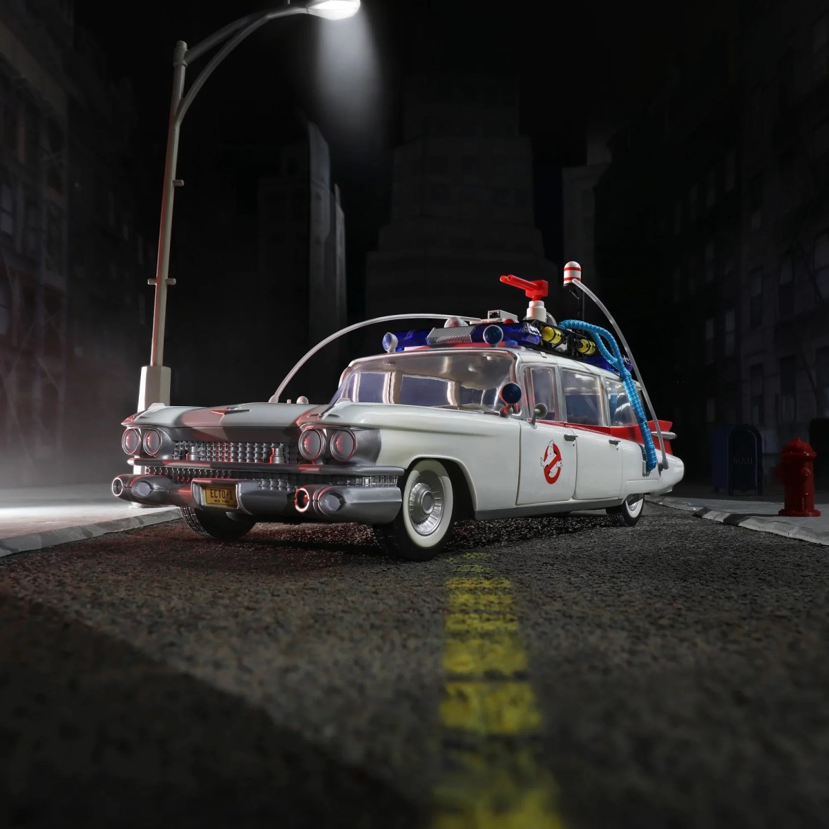 Hasbro - Ghostbusters 1984 - Plasma Series 40th Anniversary ECTO-1 1/15