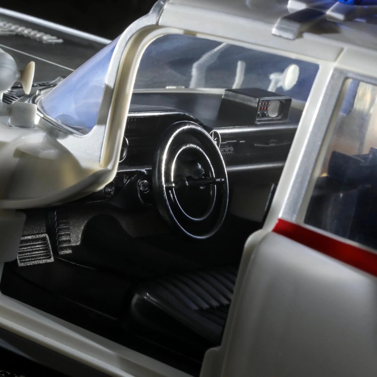 Hasbro - Ghostbusters 1984 - Plasma Series 40th Anniversary ECTO-1 1/15
