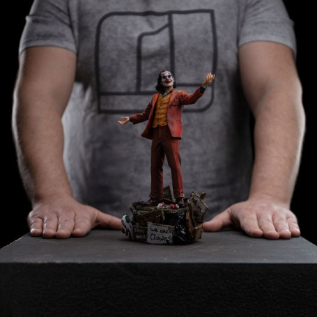 Iron Studios DC Comics - Joker (Arthur Fleck) Deluxe Arts Scale 1/10