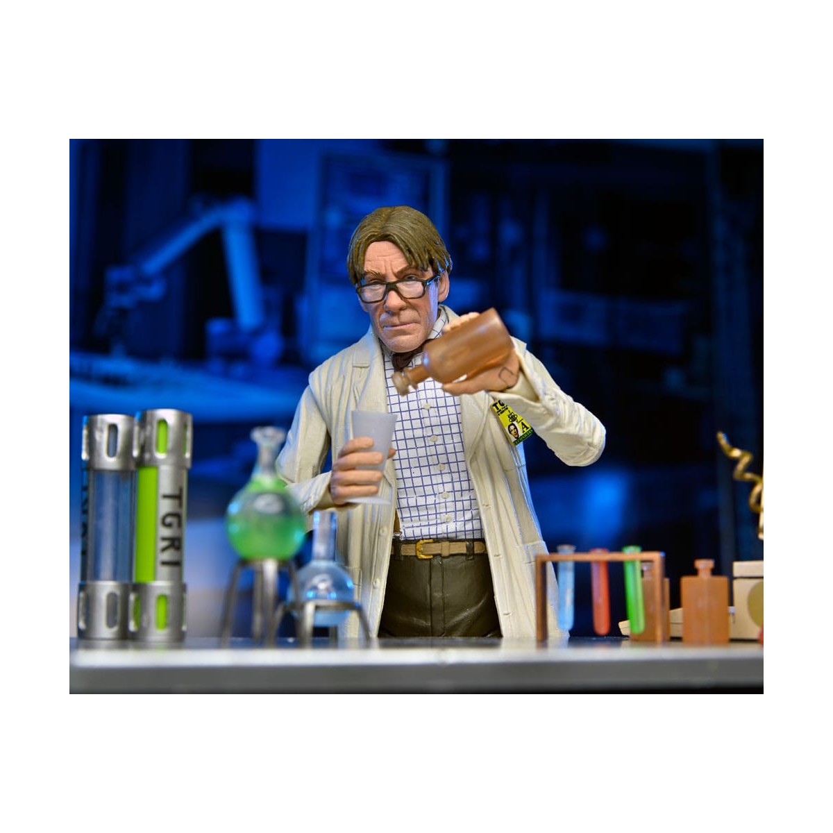 Neca - Lab Coat Professor Perry and Hazmat Suit Professor Perry