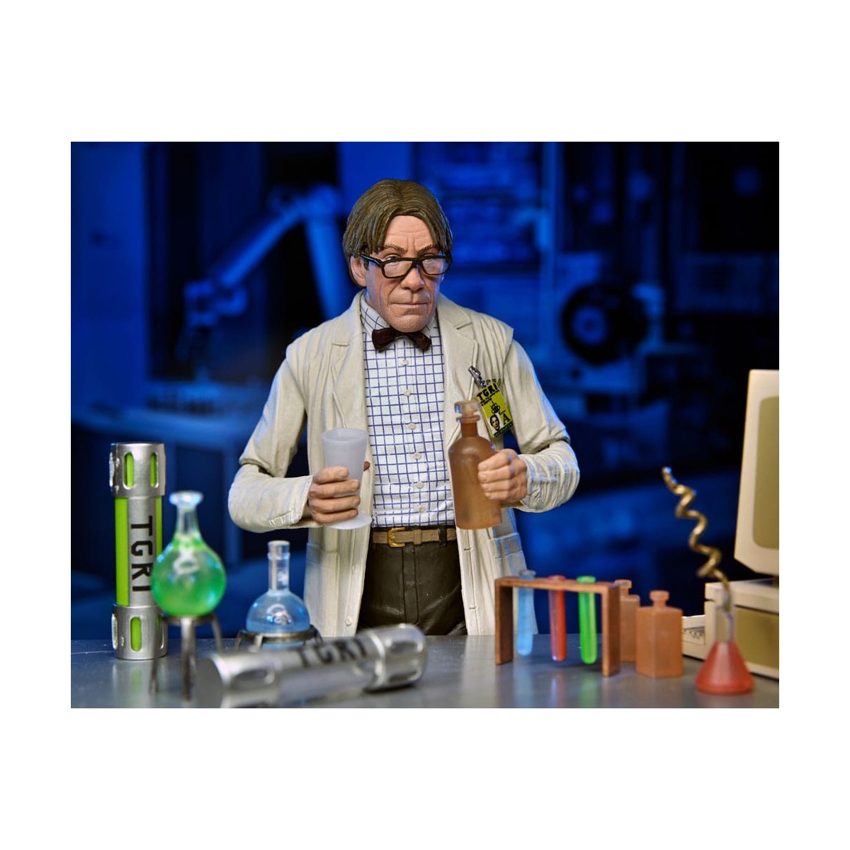 Neca - Lab Coat Professor Perry and Hazmat Suit Professor Perry