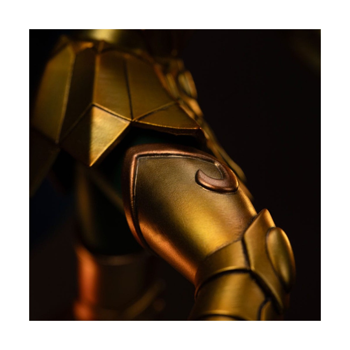 Iron Studios - Saint Seiya - Scorpio Milo BDS Art Scale 1/10 - The Knights of the Zodiac Milo of the Scorpion