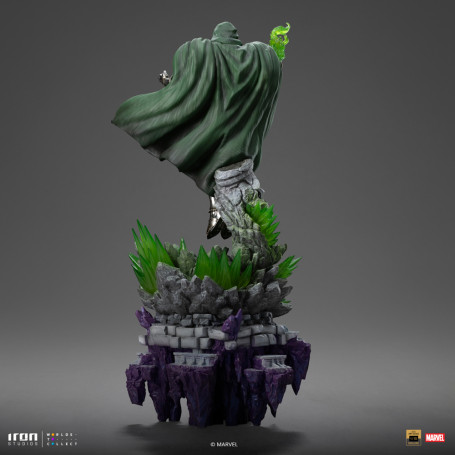 Iron Studios Marvel - DR. Doom 1/10 Deluxe Art Scale - Infinity Gauntlet Diorama
