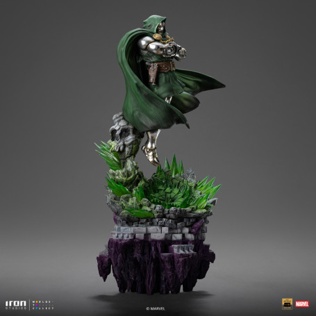 Iron Studios Marvel - DR. Doom 1/10 Deluxe Art Scale - Infinity Gauntlet Diorama