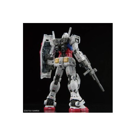 Bandai - Gunpla - 1/144 RG - RX-78-2 GUNDAM VER 2.0 - Mobile Suit Gundam