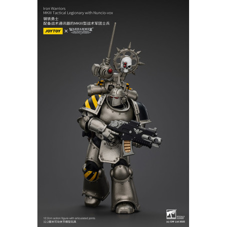 Joytoy - Warhammer - Iron Warriors Mk III Tactical Squad - Mk III Tactical Legionary with Nuncio-vox