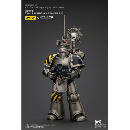 Joytoy - Warhammer - Iron Warriors Mk III Tactical Squad - Mk III Tactical Legionary with Nuncio-vox
