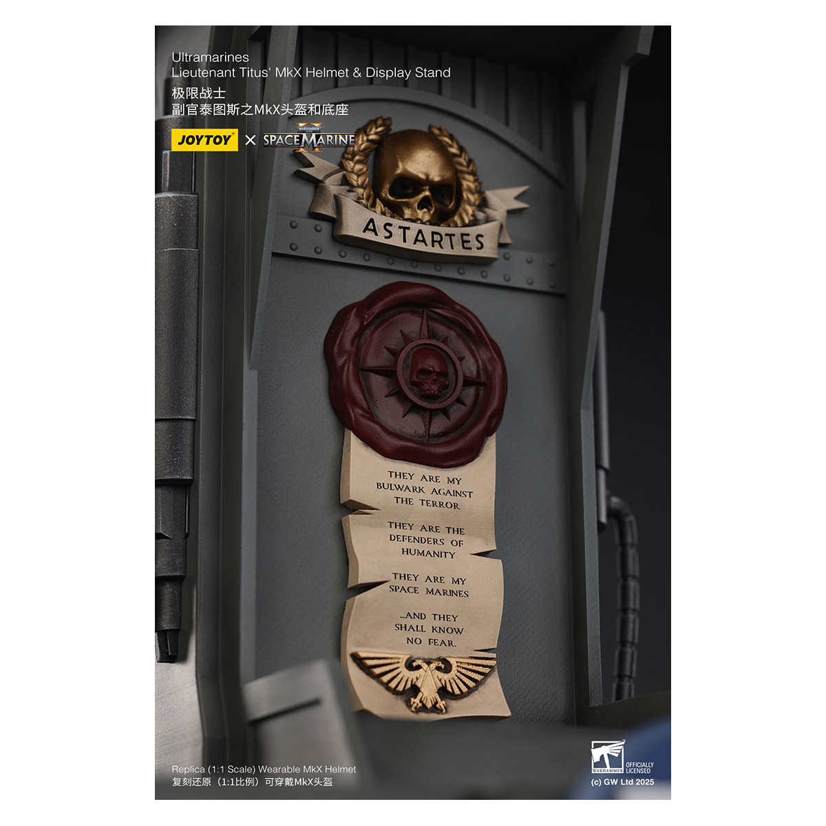 JoyToy - Space Marines II - Ultramarines Lieutenant Titus' MkX Helmet display-stand-11