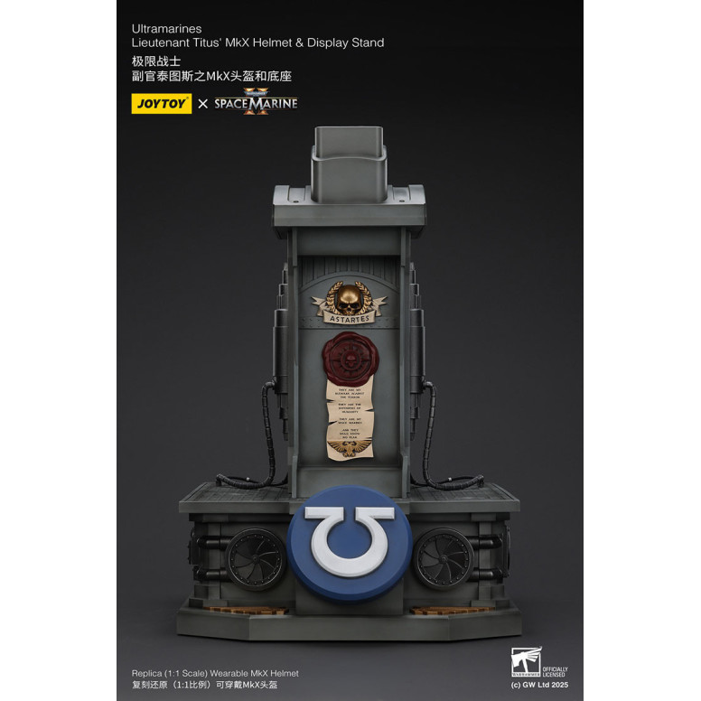 JoyToy - Space Marines II - Ultramarines Lieutenant Titus' MkX Helmet display-stand-11