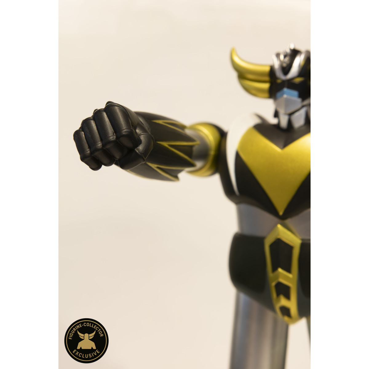 HL Pro - Goldorak Black & Gold Exclusive Figurine-Collector - Jumbo Machinder - Shogun Warrior Ufo Robot Grendizer