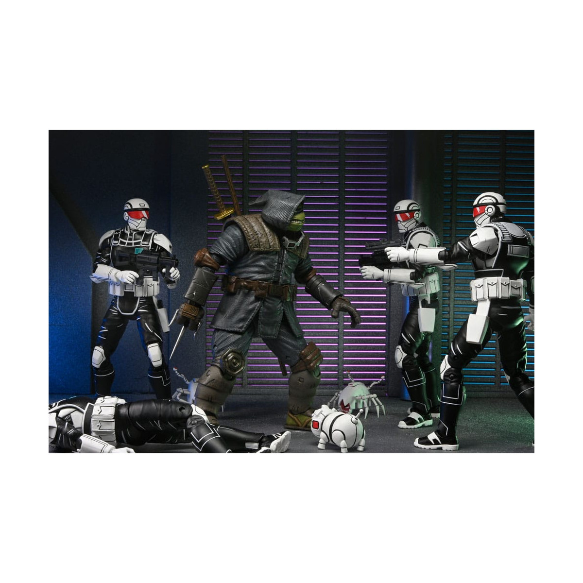 NECA - IDW Comics - Synja Commando with Mousers - The Last Ronin - TMNT