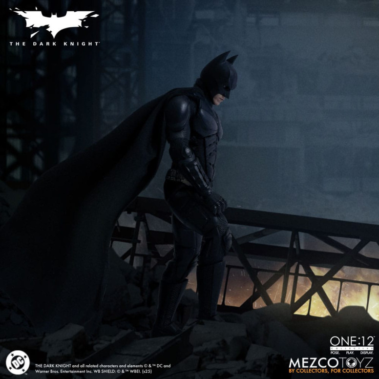 Mezco One 12 - The Dark Knight - BATMAN - DC Comics