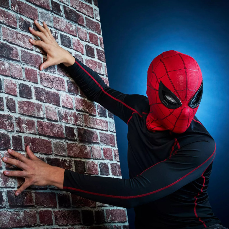 Hasbro - Spider-Man 1/1 electronic expressive mask - Marvel Legends Series