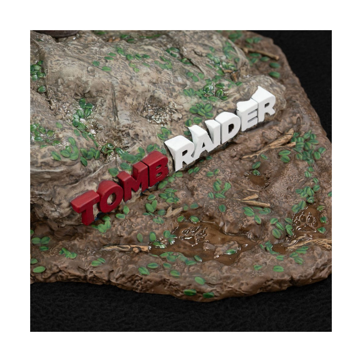 Dark Horse - Tomb Raider - Lara Croft Survivor Era