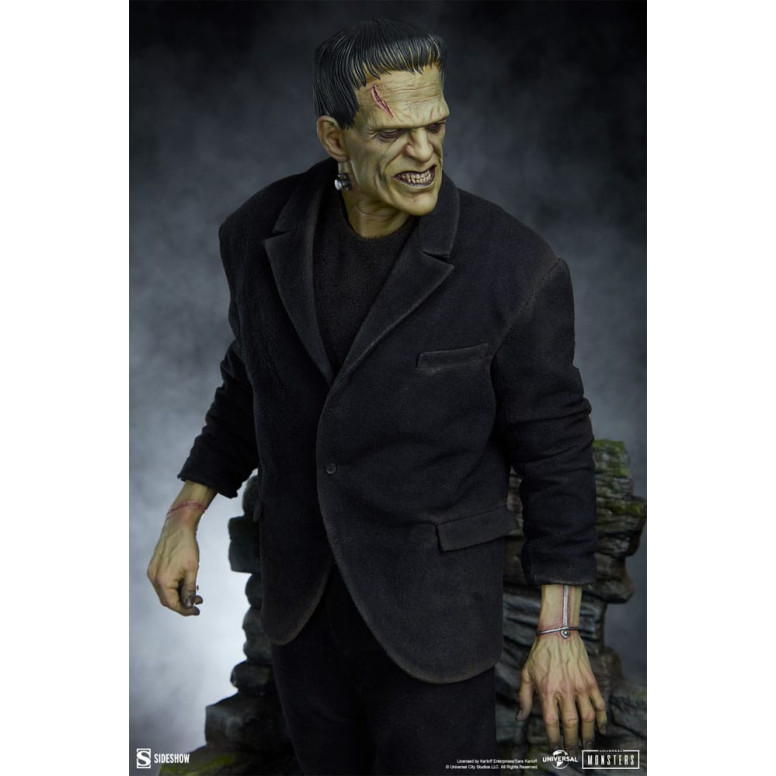Sideshow Universal Monsters - Premium Format Frankenstein (Fabric costume) 1/4