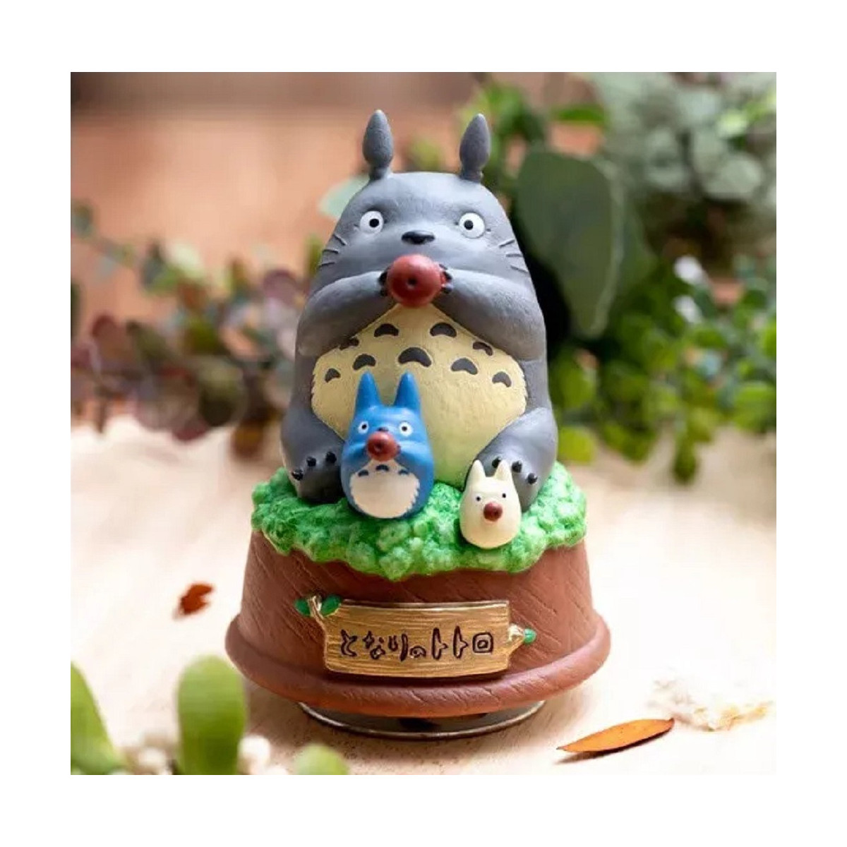 Maison Ghibli - Sekiguchi Grande Totoro Musical Statue plays the ocarina - Mon Voisin Totoro