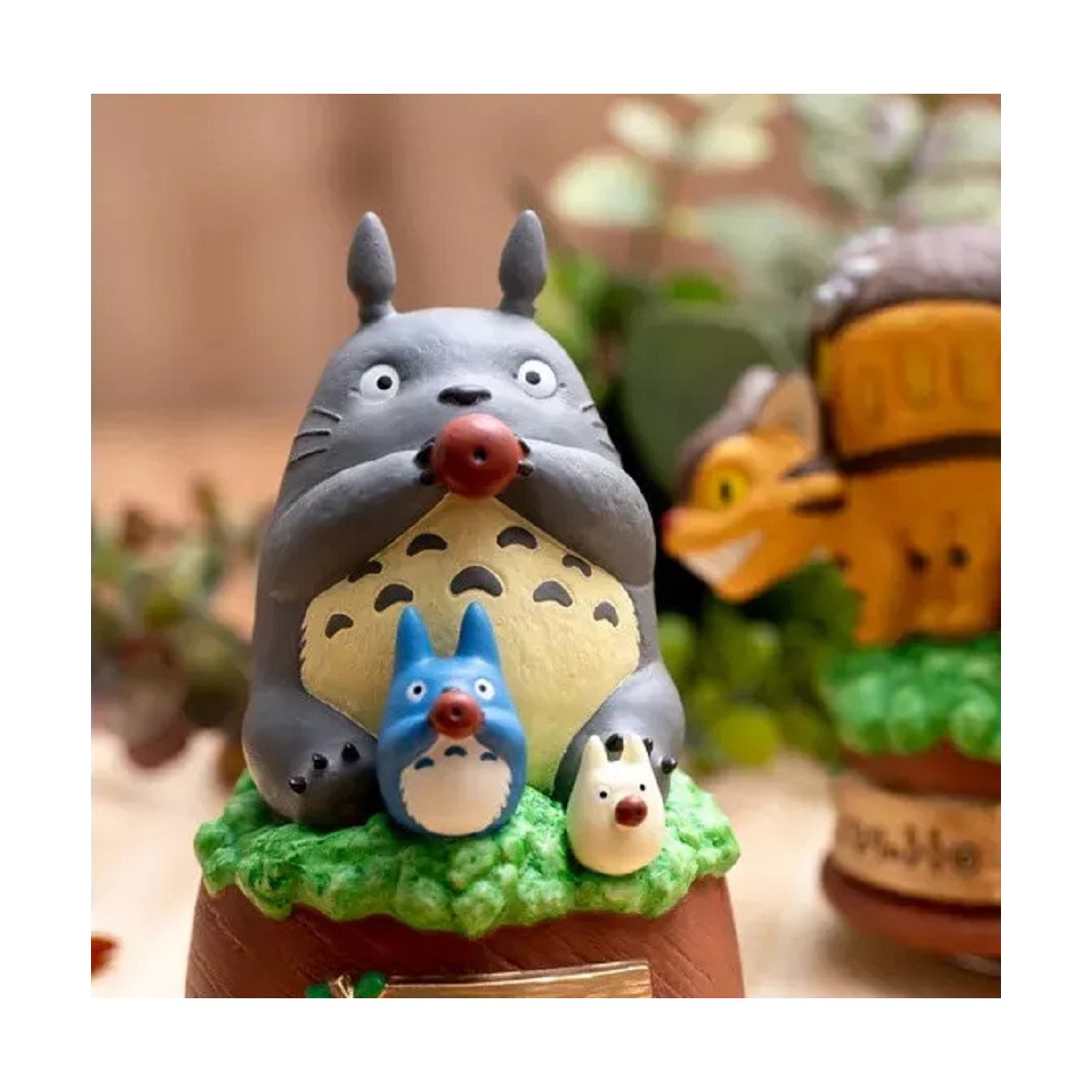 Maison Ghibli - Sekiguchi Grande Totoro Musical Statue plays the ocarina - Mon Voisin Totoro