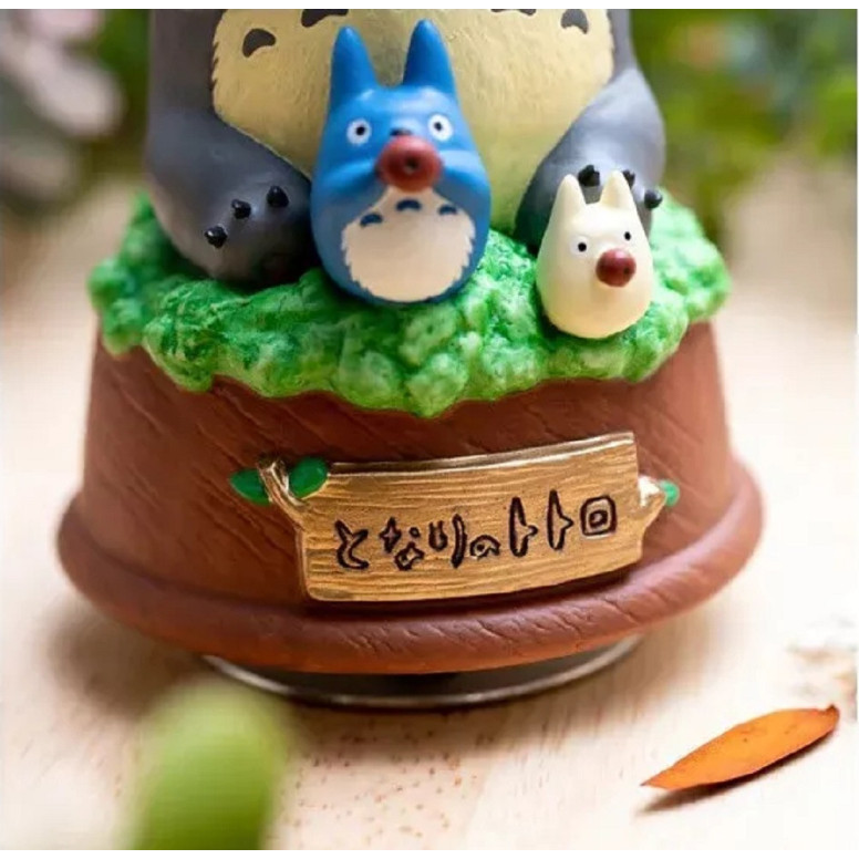 Maison Ghibli - Sekiguchi Grande Totoro Musical Statue plays the ocarina - Mon Voisin Totoro