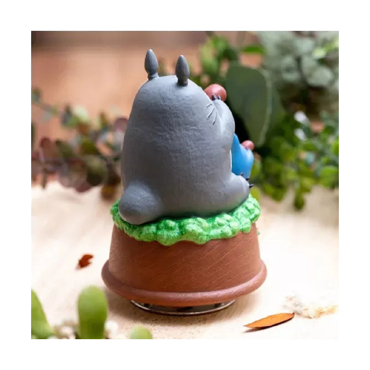 Maison Ghibli - Sekiguchi Grande Totoro Musical Statue plays the ocarina - Mon Voisin Totoro