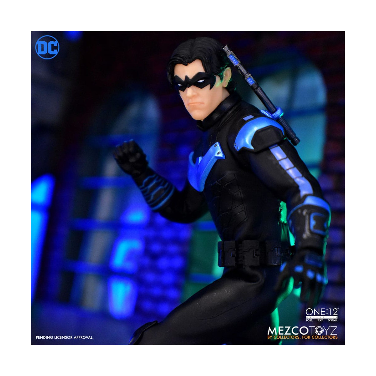 Mezco One 12 - NIGHTWING - DC Comics