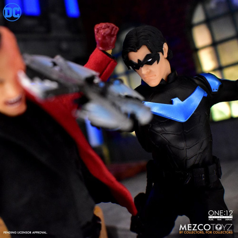 Mezco One 12 - NIGHTWING - DC Comics