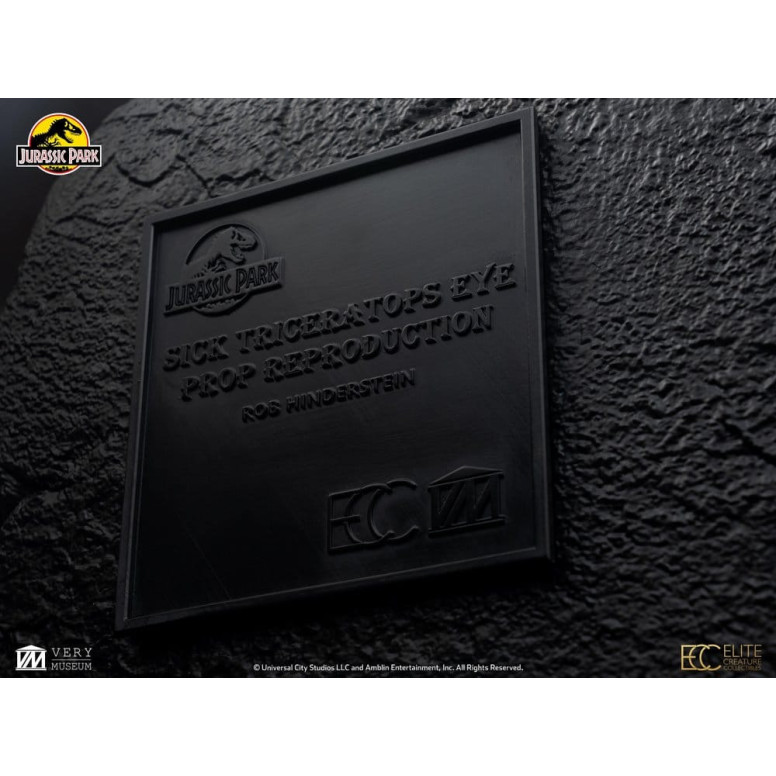 Toynami ECC Elite Creature Collectibles - Triceratops Eye Prop (Reproduction) - Jurassic Park