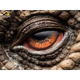 Toynami ECC Elite Creature Collectibles - Triceratops Eye Prop (Reproduction) - Jurassic Park