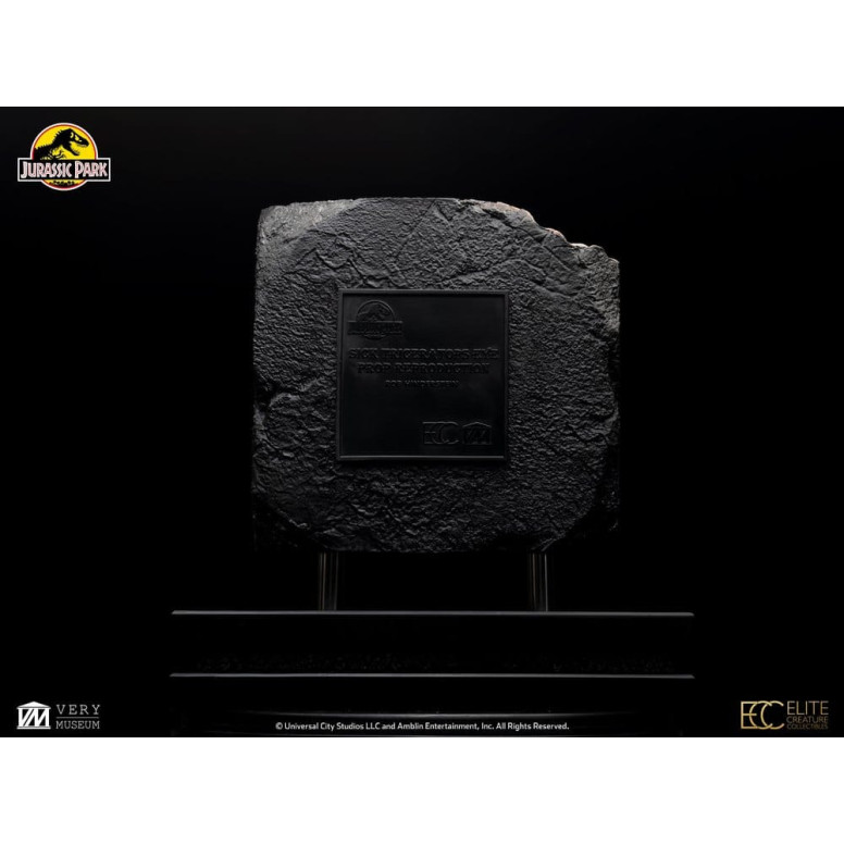 Toynami ECC Elite Creature Collectibles - Triceratops Eye Prop (Reproduction) - Jurassic Park