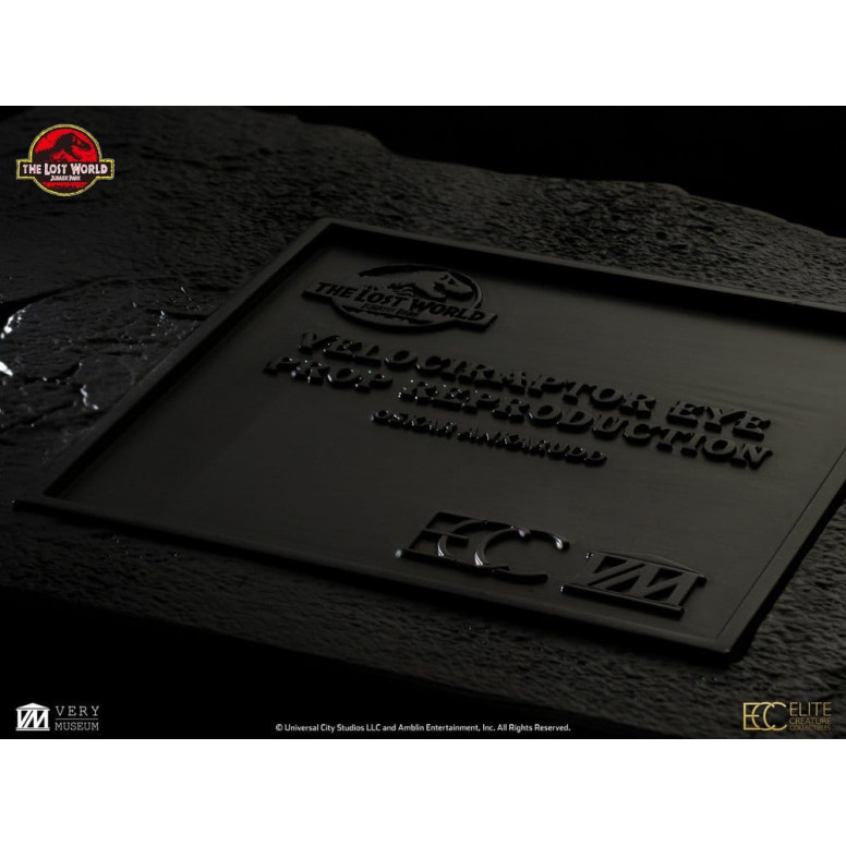 Toynami ECC Elite Creature Collectibles - Male Velociraptor Eye Prop - The Lost World: Jurassic Park
