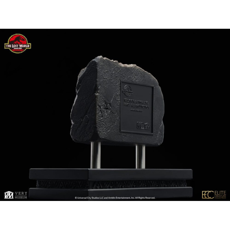 Toynami ECC Elite Creature Collectibles - Male Velociraptor Eye Prop - The Lost World: Jurassic Park