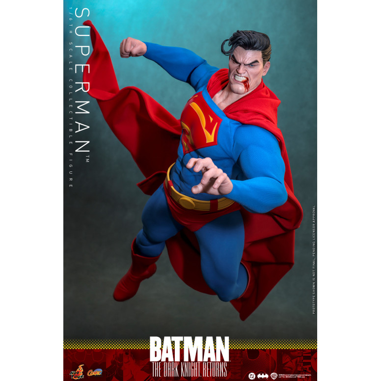 Hot Toys - Superman - Batman: The Dark Knight Returns Comic