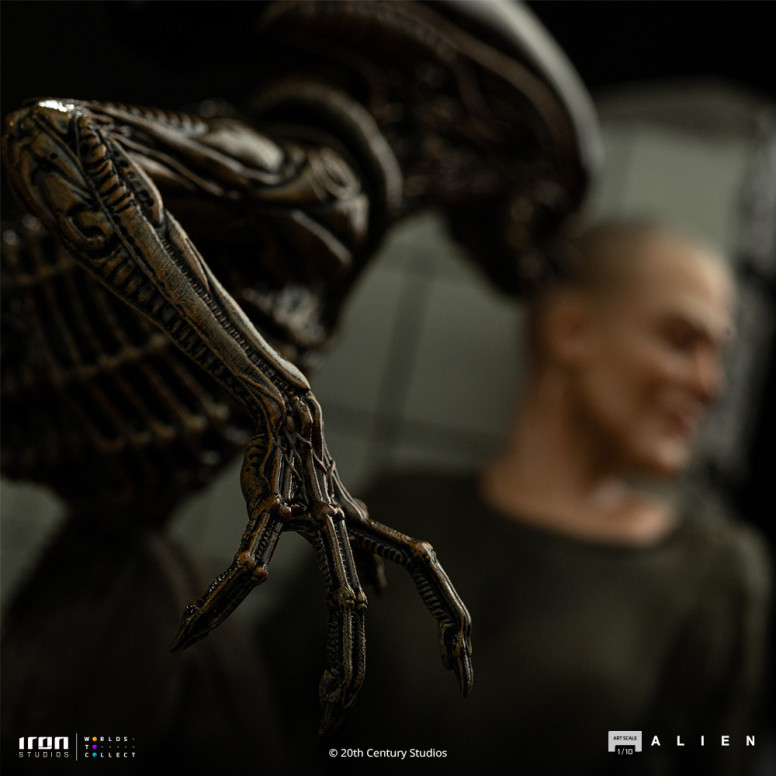 Iron Studios Ellen Ripley and Dog Alien - Art Scale 1/10 - Alien 3