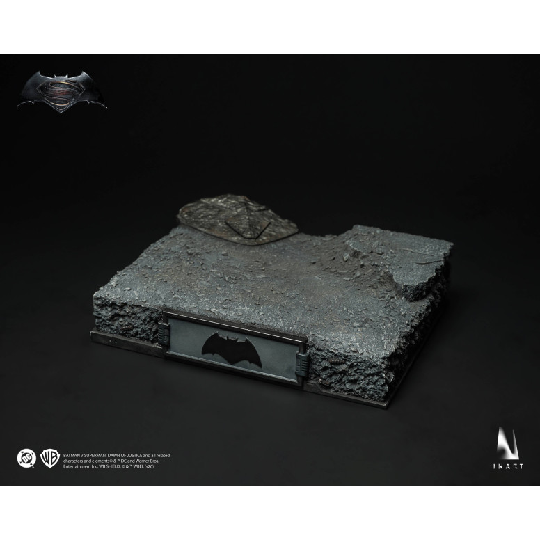 INART - Batman 1/6 Scale Collectible Figure - BvS: Dawn of Justice