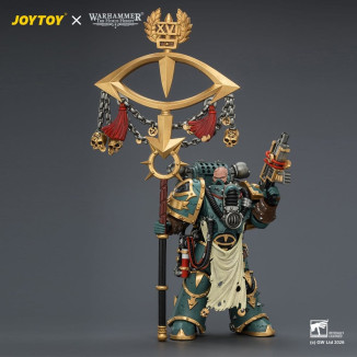 JoyToy - Sons of Horus - Maloghurst the Twisted, the Warmaster's Equerry with Legion Standard and Banestrike Bolter 1/18