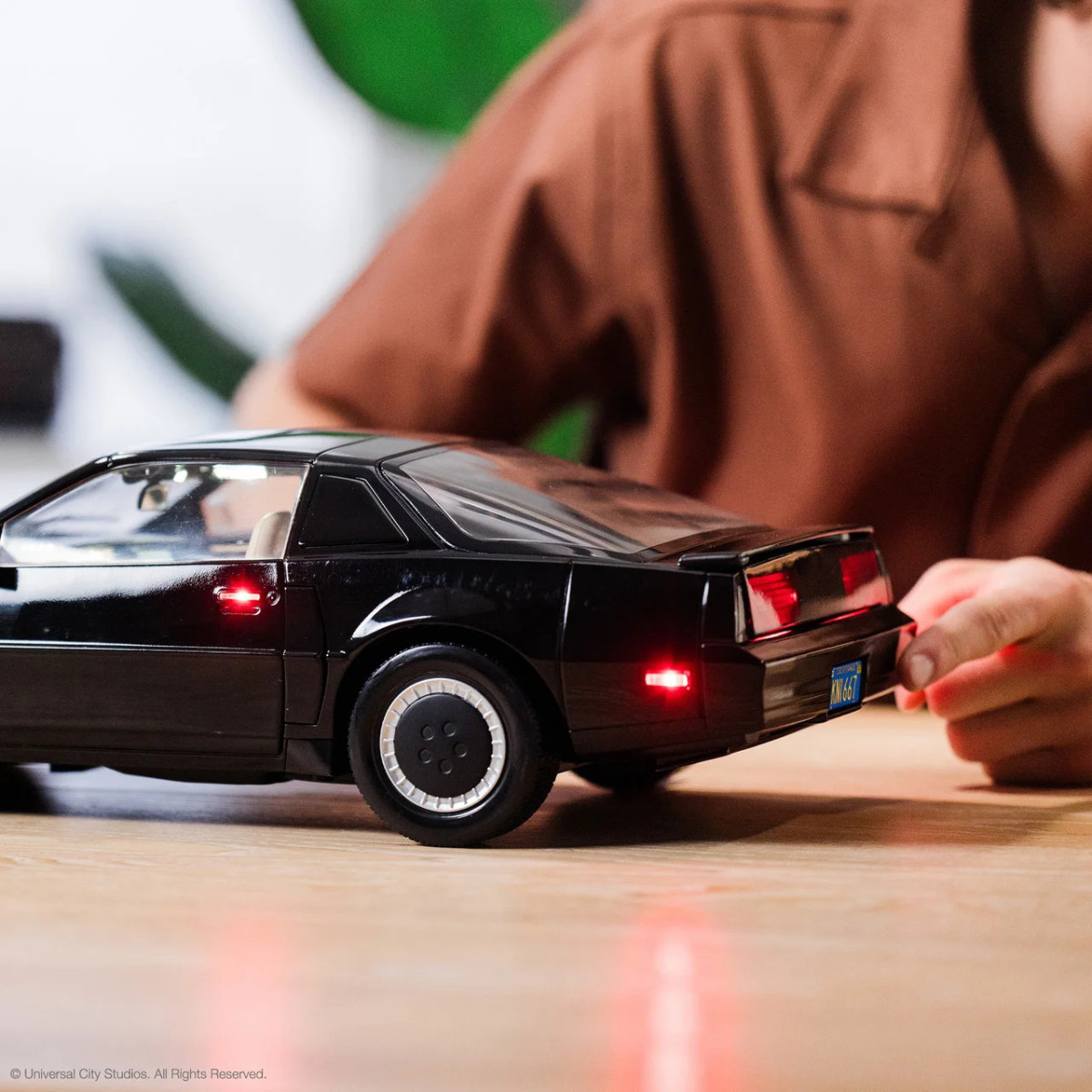 Takara Tomy - Knight Rider K2000 - 1/10 Scale Die-Cast K.I.T.T