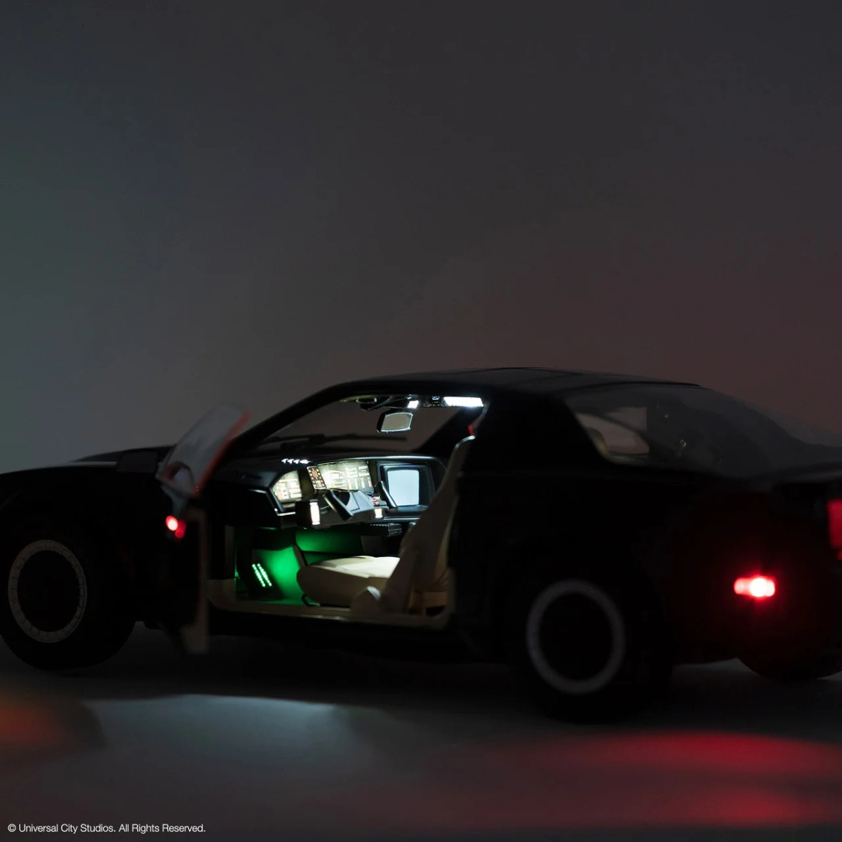 Takara Tomy - Knight Rider K2000 - 1/10 Scale Die-Cast K.I.T.T
