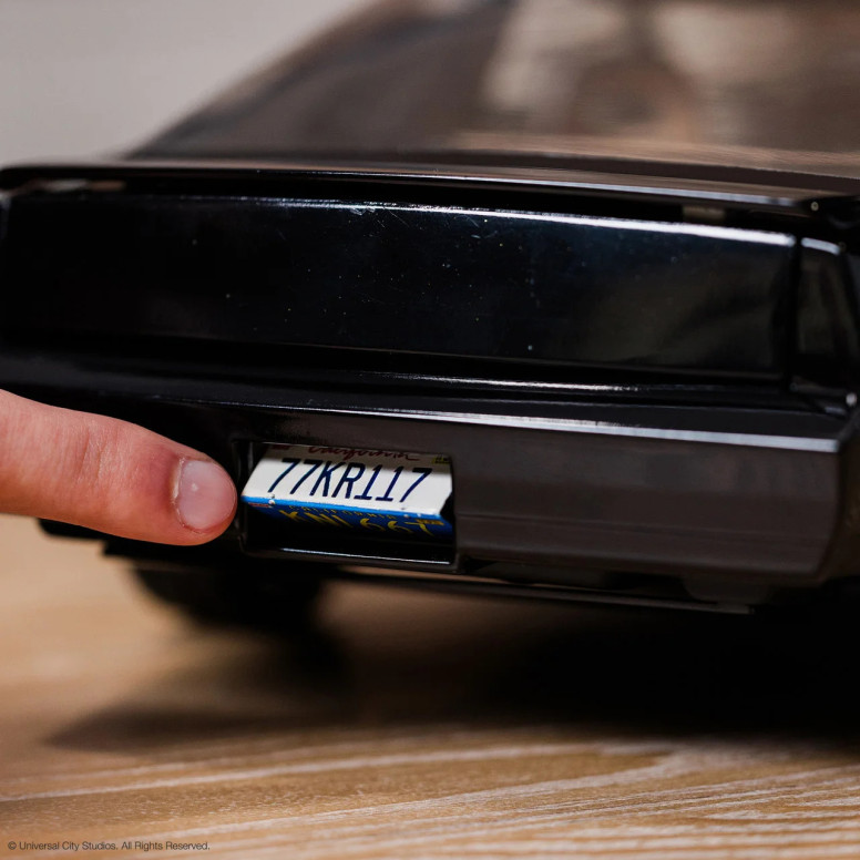 Takara Tomy - Knight Rider K2000 - 1/10 Scale Die-Cast K.I.T.T