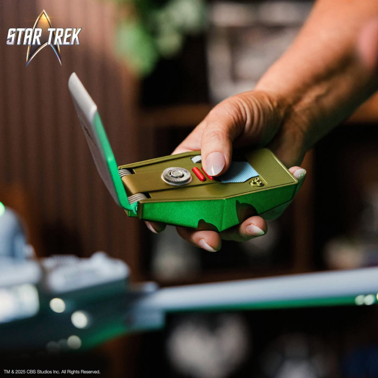 Takara Tomy - Star Trek - Klingon D7 Battle Cruiser Replica 1/350