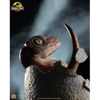 Toynami ECC Elite Creature Collectibles - Velociraptor Hatching Egg 1/1 - Jurassic Park