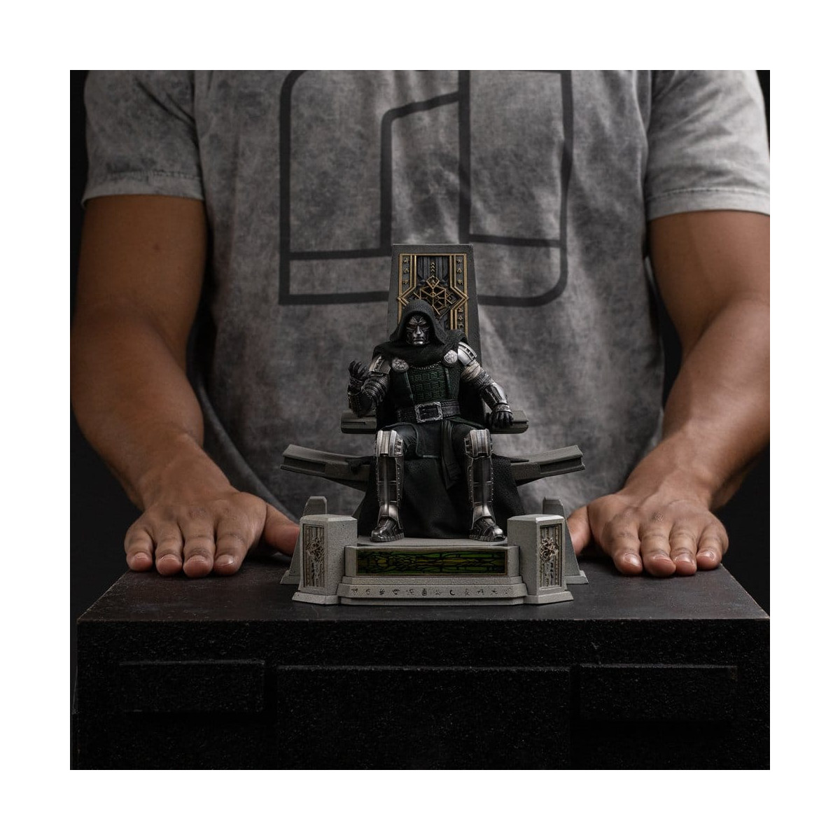 Iron Studios Marvel - Doctor Doom on Throne Art, 1/10 Scale - Avengers: Doomsday