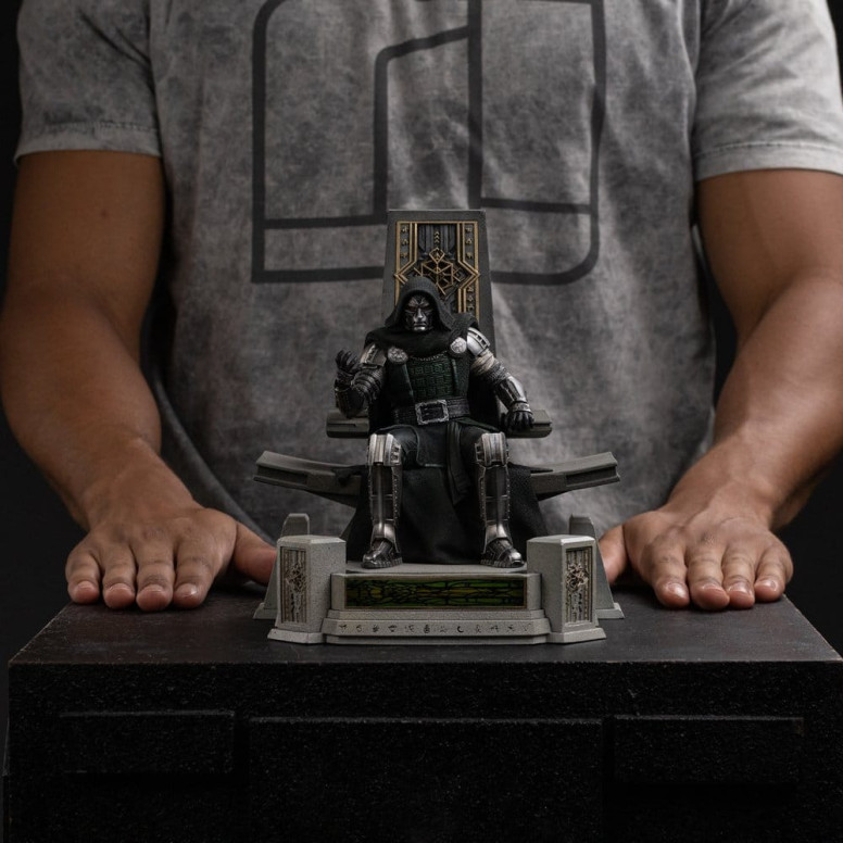 Iron Studios Marvel - Doctor Doom on Throne Art, 1/10 Scale - Avengers: Doomsday