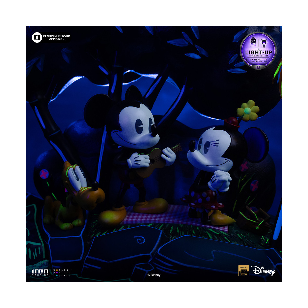 Iron Studios Disney Classics - Mickey Mouse, Minnie and Pluto's Day at the Park DX Art Scale 1/10
