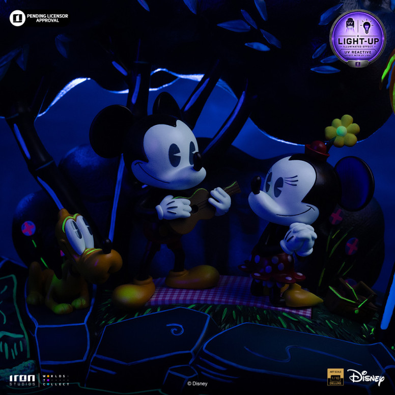 Iron Studios Disney Classics - Mickey Mouse, Minnie and Pluto's Day at the Park DX Art Scale 1/10