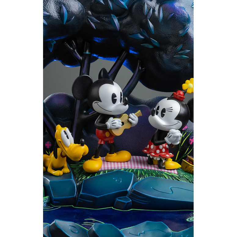 Iron Studios Disney Classics - Mickey Mouse, Minnie and Pluto's Day at the Park DX Art Scale 1/10