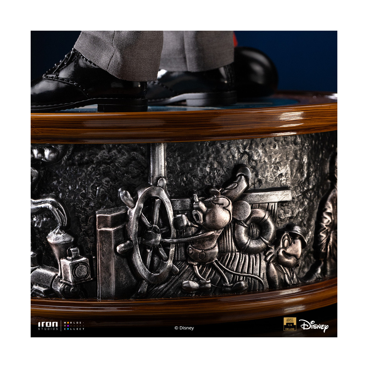 Iron Studios Disney s Classics - Walt Disney & Mickey Mouse Mouse Legacy Replica 1/4