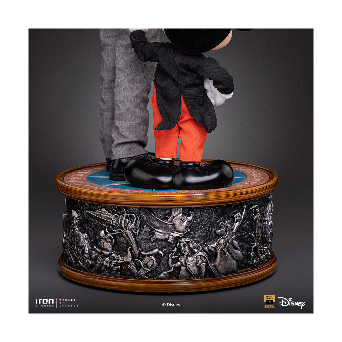 Iron Studios Disney s Classics - Walt Disney & Mickey Mouse Mouse Legacy Replica 1/4