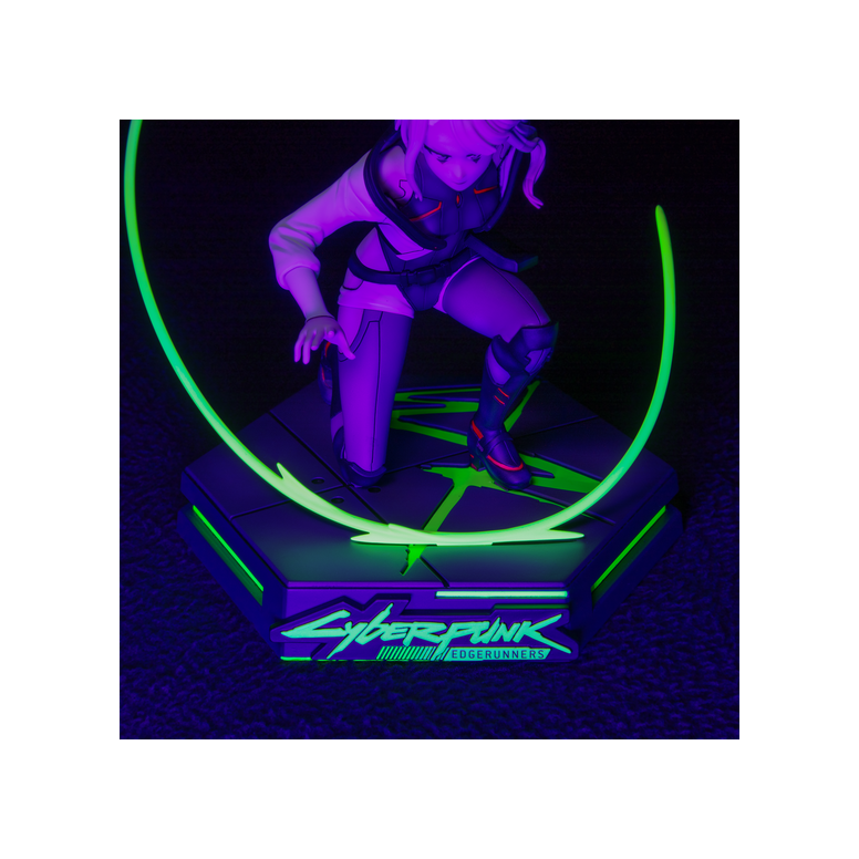 Dark Horse - LUCY PVC Statue - Cyberpunk Edgerunners